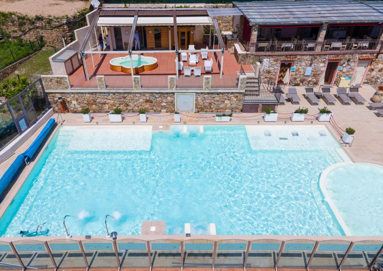Residence Villa Il Casale - Appartamenti Wellness E Piscina Riscaldata Tovo San Giacomo Eksteriør bilde
